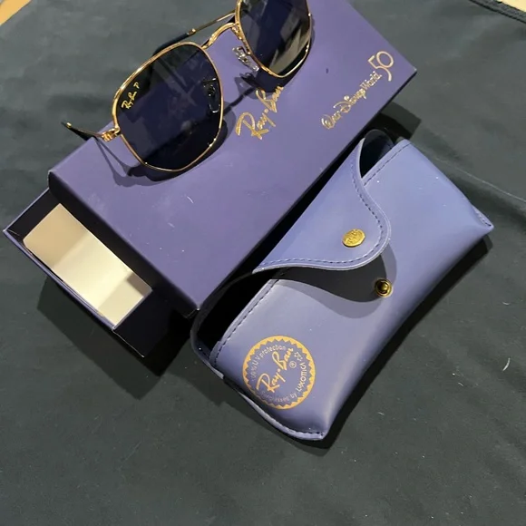 Ray-Ban polarized sunglasses - Picture 2 of 5